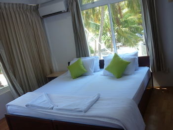 Отель Batuta Maldives Surf View Тулусду Экстерьер фото